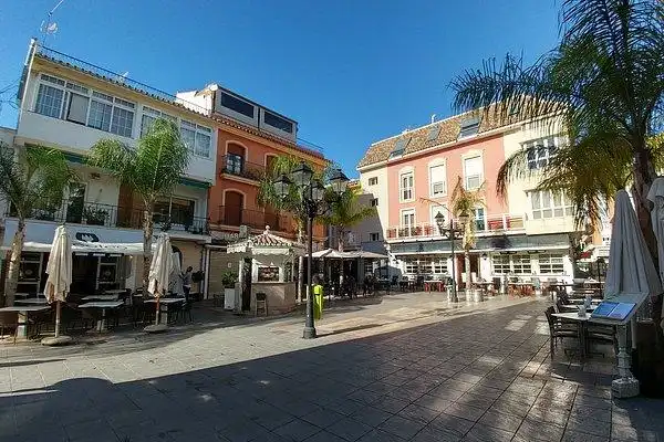Vista exterior de Apartament en venda en Fuengirola amb Aire condicionat, Calefacció i Parquet