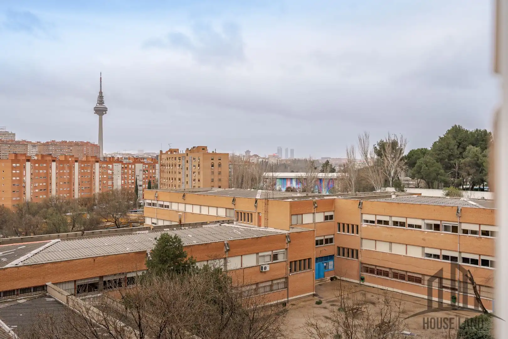 Vista exterior de Pis en venda en Madrid amb Aire condicionat i Calefacció
