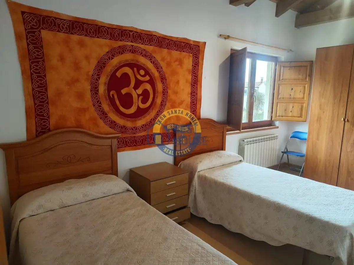 Habitación de Casa o chalet en venta en Villaquilambre con Calefacción, Jardín privado y Parquet