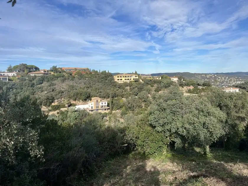 Wohnbaugrundstück zum Verkauf in Carrer Gavarres 1