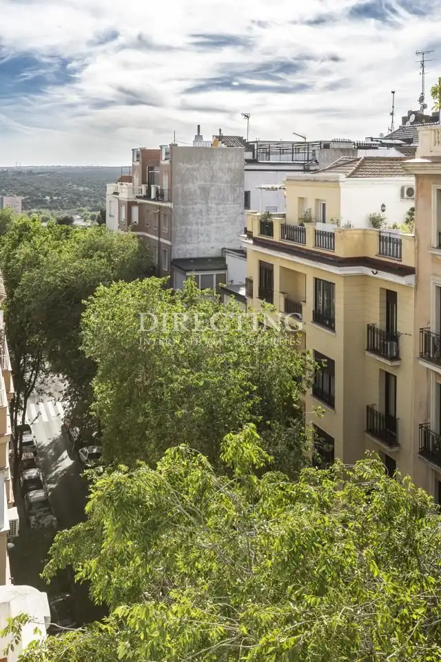 Außenansicht von Dachboden zum Verkauf in Madrid mit Klimaanlage, Heizung und Parkett