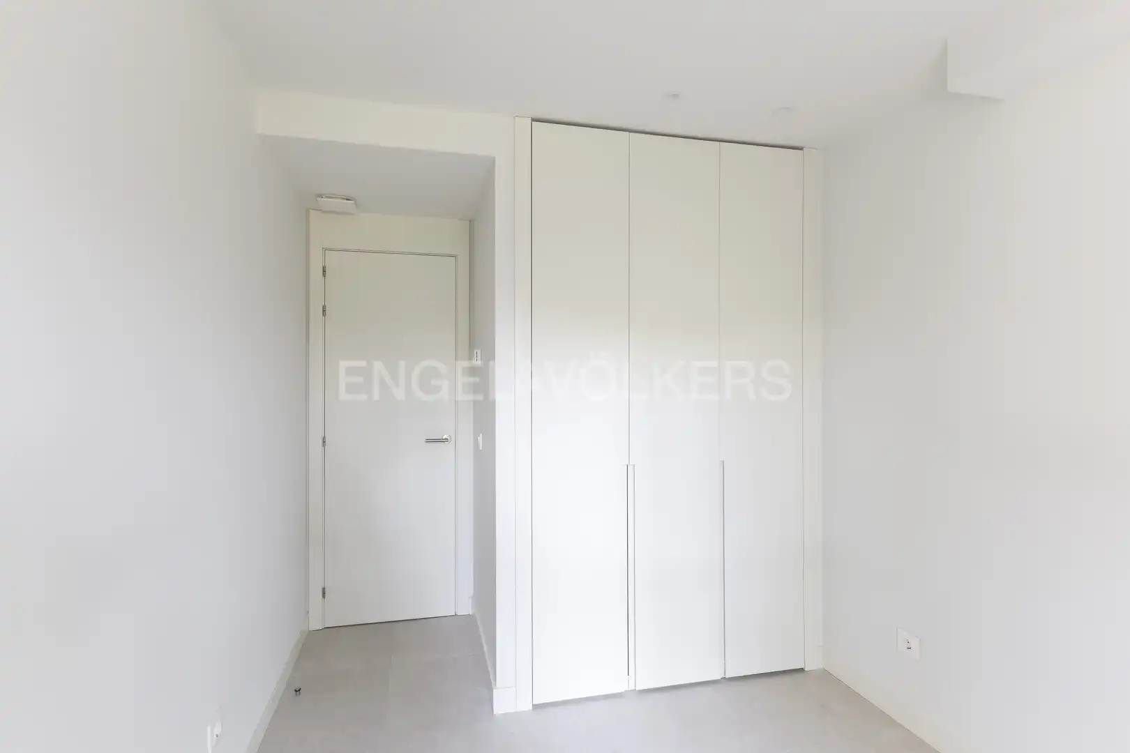 Habitación de Dúplex en venta en Madrid con Calefacción, Terraza y Trastero