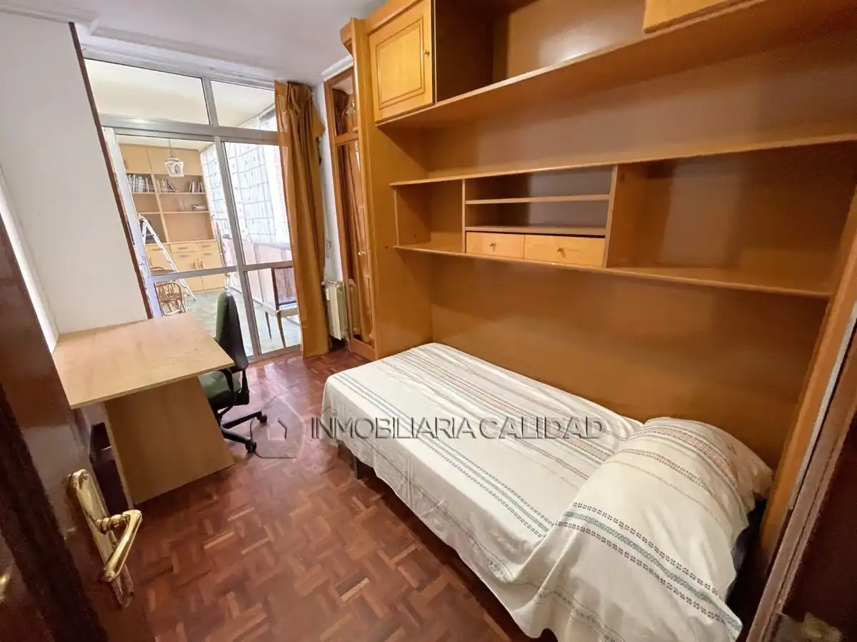 Bedroom of Flat for rent in Burgos  with Heating and Furnished