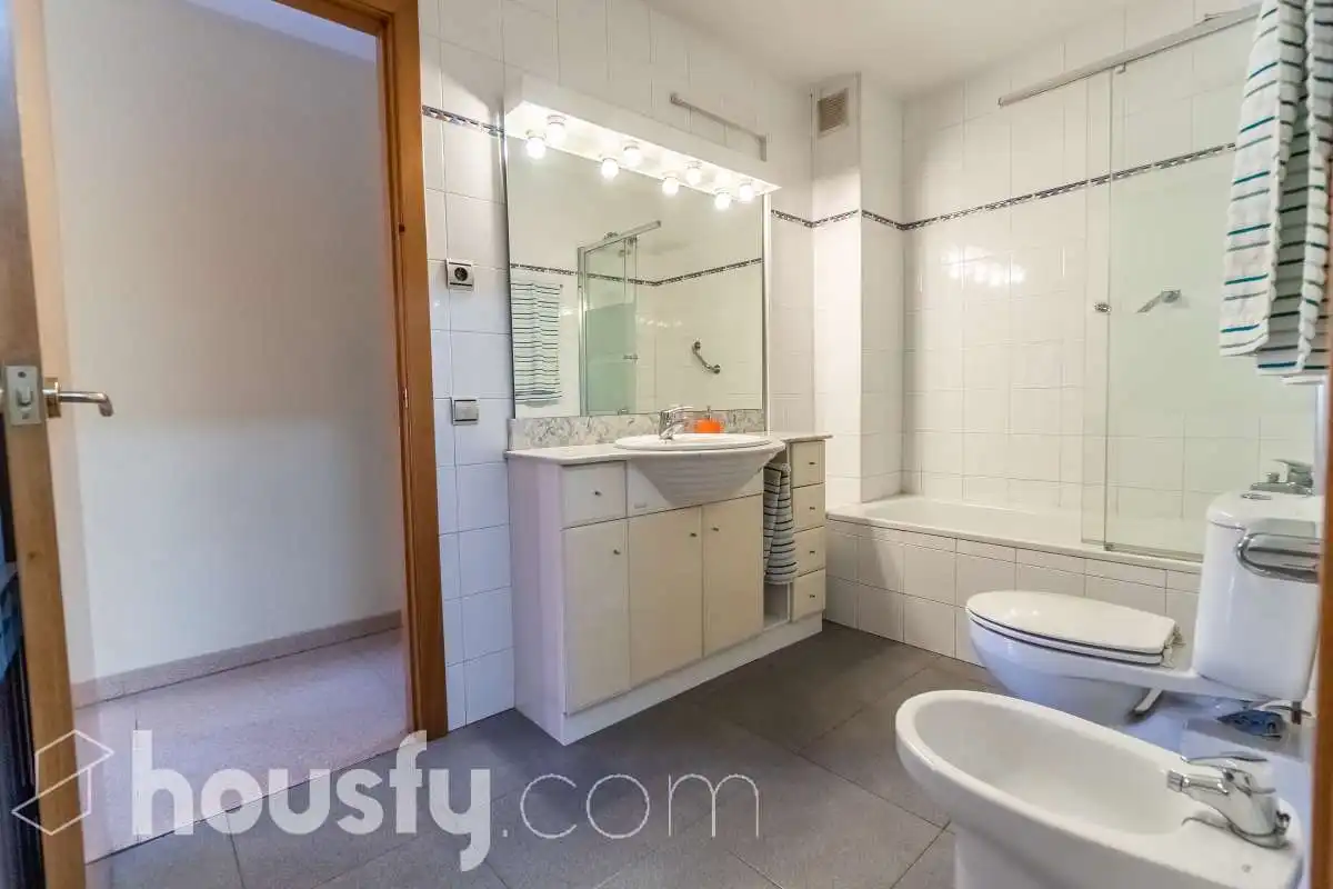 Badezimmer von Wohnung zum Verkauf in Sabadell mit Klimaanlage, Heizung und Möbliert