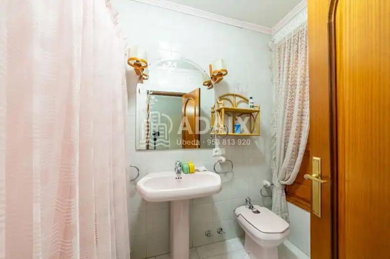 Badezimmer von Haus oder Chalet zum Verkauf in Úbeda mit Terrasse, Abstellraum und Balkon