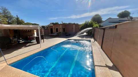 Chalet en venta en Montequinto, 3 dormitorios.