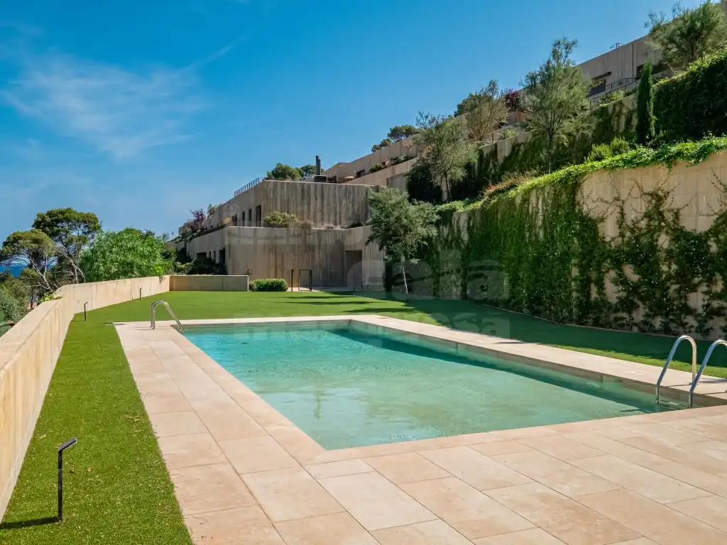 Piscina de Apartamento de alquiler en Begur