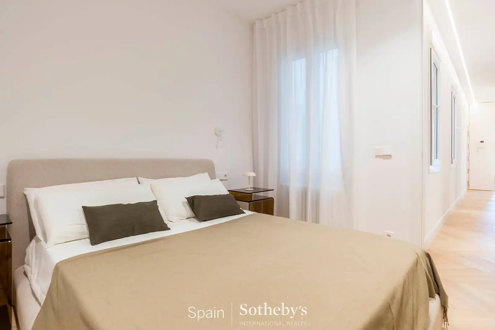 Bedroom of Apartments for sale in Madrid  with Air Conditioner and Heating