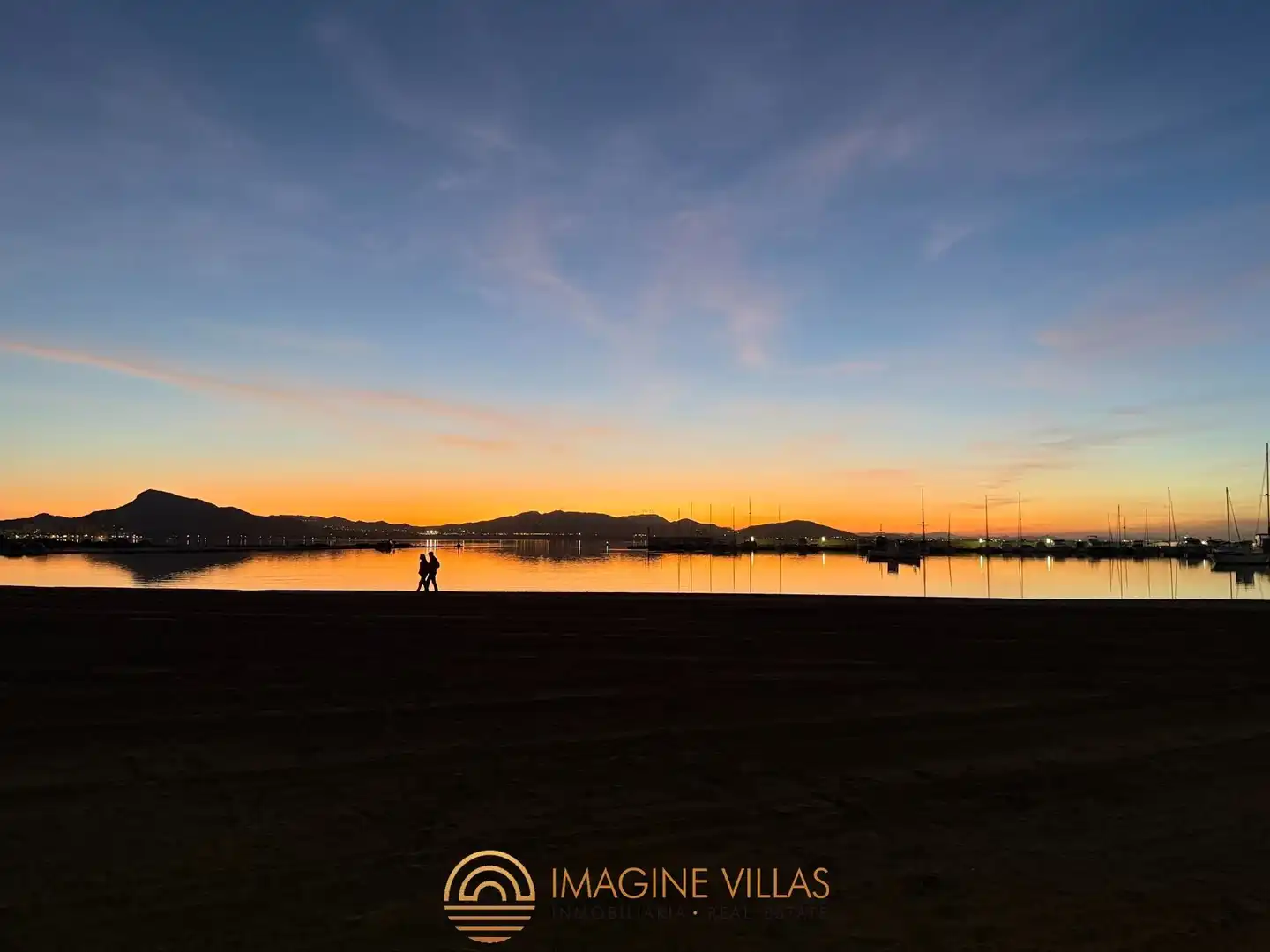 Vista exterior de Apartamento en venta en La Manga del Mar Menor con Amueblado y Piscina comunitaria