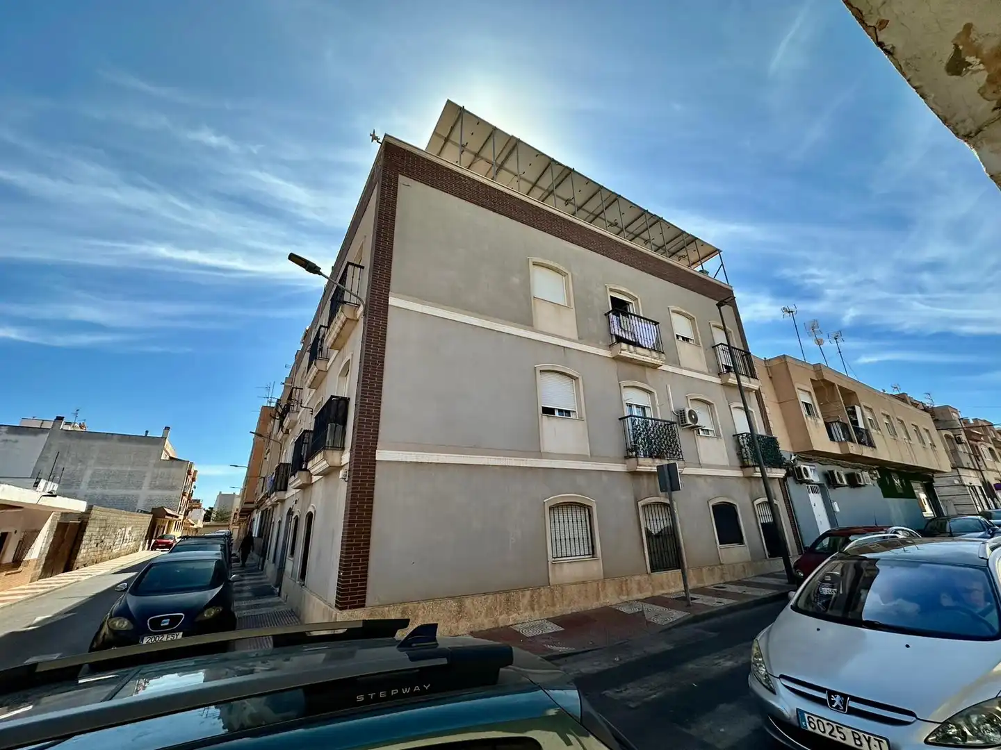 Vista exterior de Pis en venda en Roquetas de Mar amb Calefacció, Moblat i Alarma