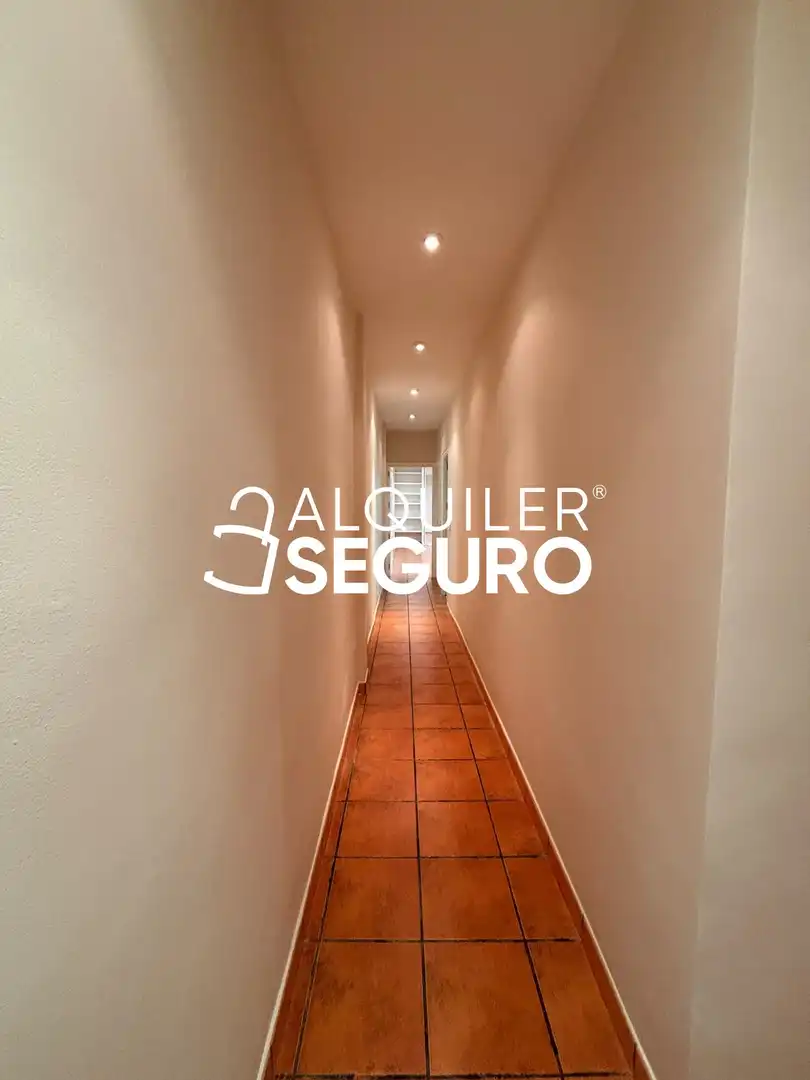 Flat for rent in Madrid  with Air Conditioner and Heating