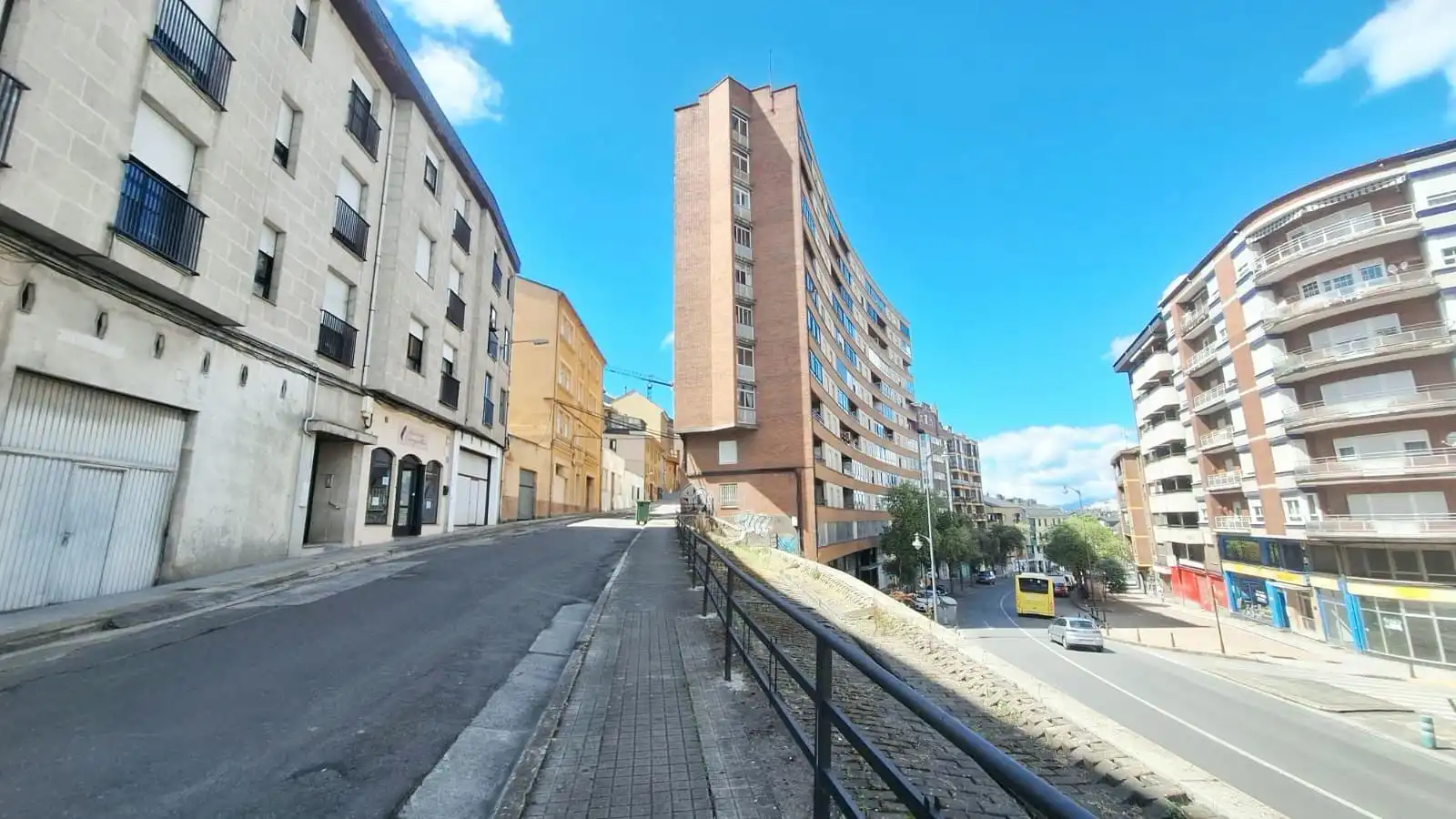 Außenansicht von Wohnung zum Verkauf in Ponferrada mit Heizung