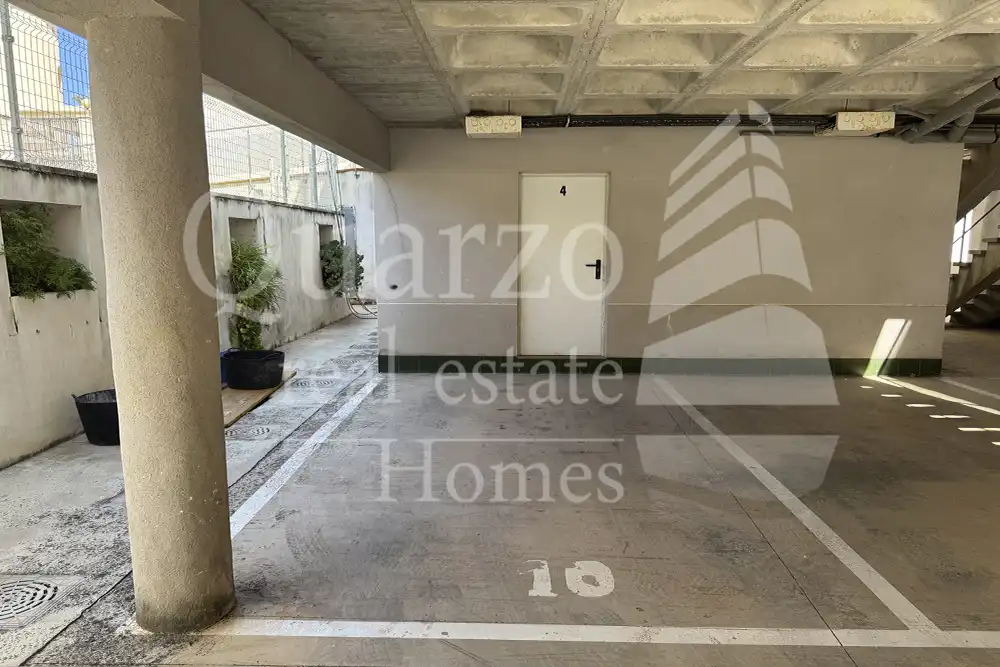 Parkplatz von Maisonette zum Verkauf in Oliva mit Klimaanlage, Terrasse und Möbliert