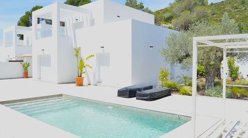 Se vende chalet de obra nueva en Alcalalí. Esta vivienda unifamiliar se sitúa sobre un terreno de 423m2 y cuenta con 140m2 constru, imatge 3