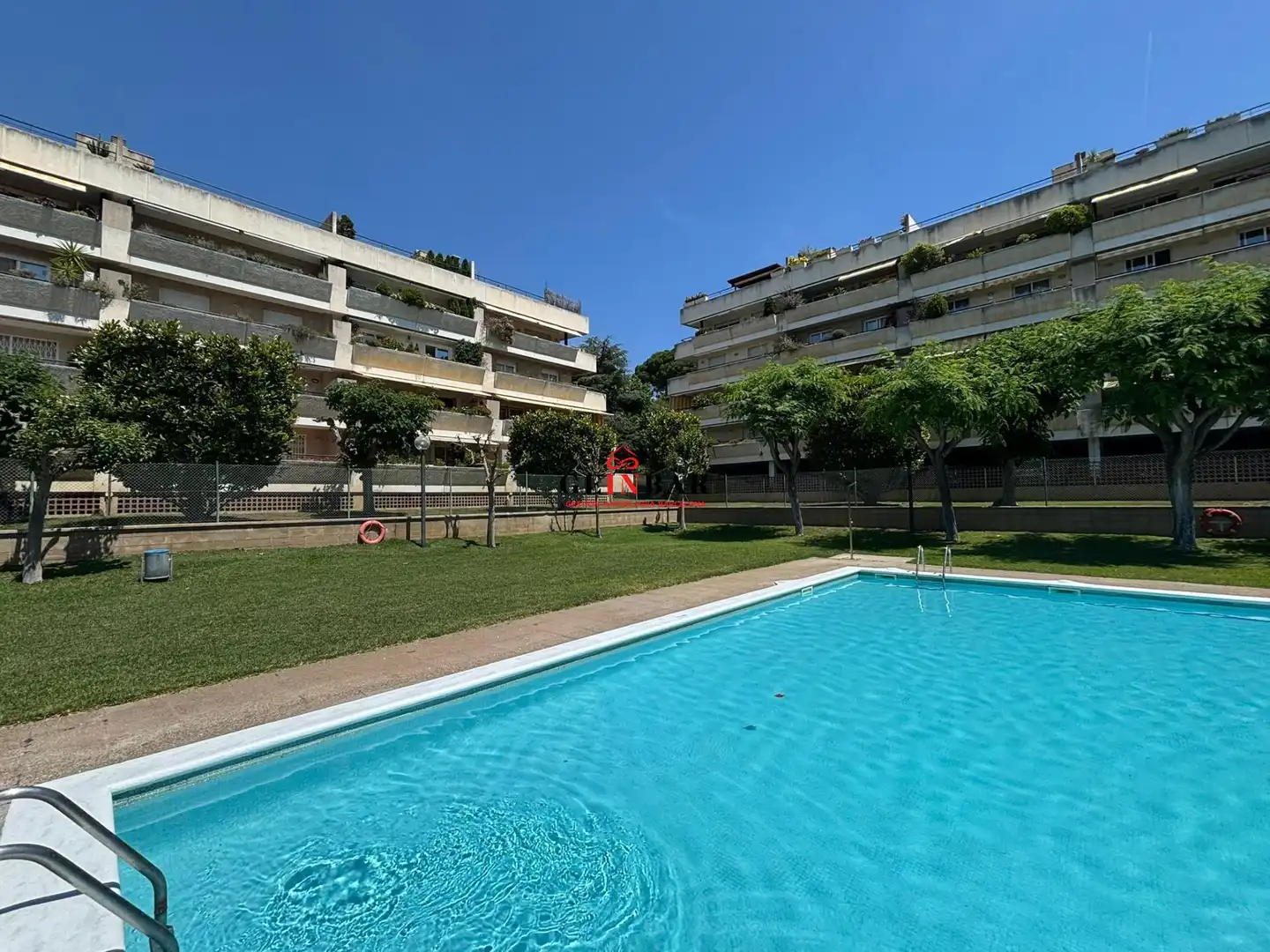 Piscina de Dúplex en venda en Sant Andreu de Llavaneres amb Calefacció, Jardí privat i Parquet