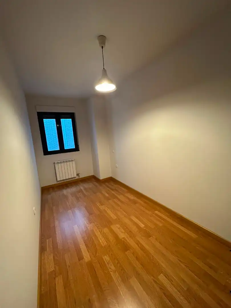 Bedroom of Flat for sale in Benavente  with Heating, Private garden and Parquet flooring