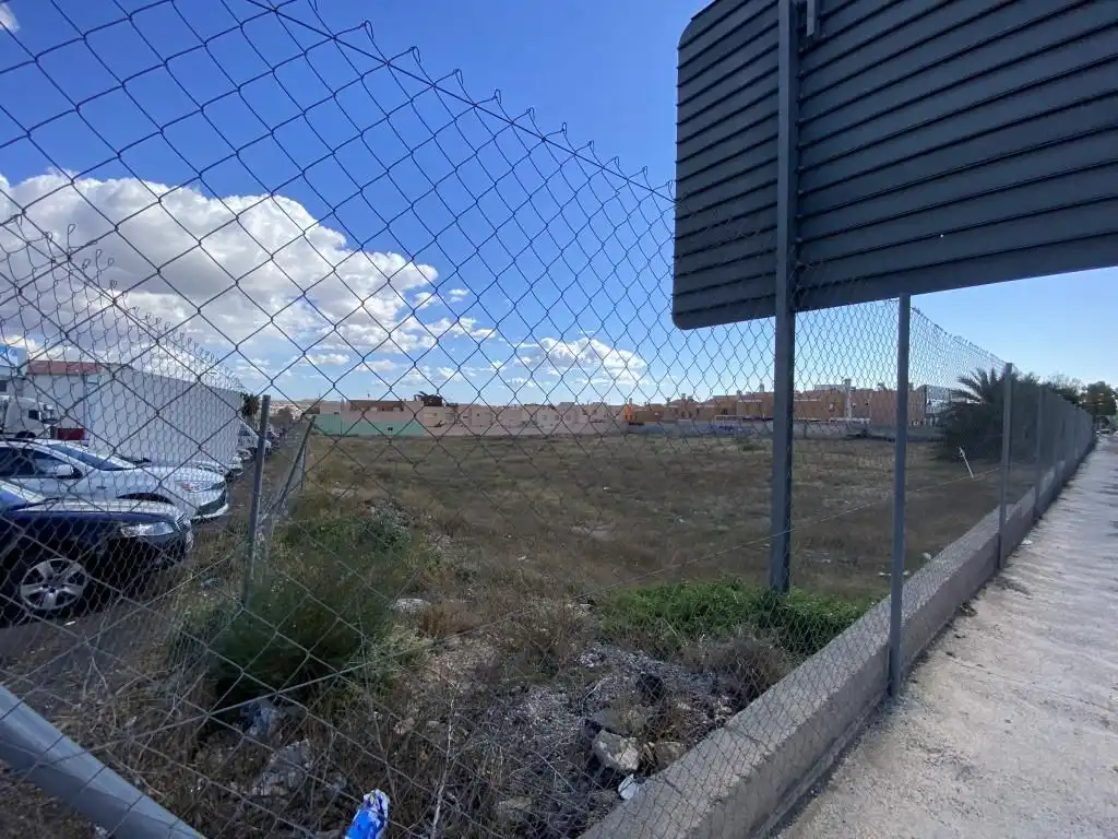 Terreny residencial en venda a Huércal de Almería