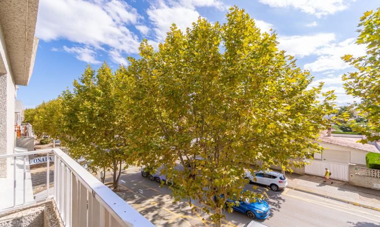 Vista exterior de Àtic en venda en Empuriabrava amb Calefacció, Traster i Moblat