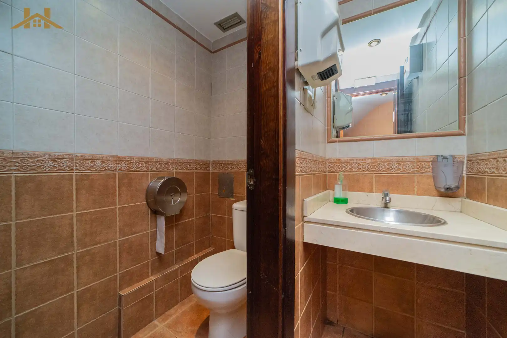 Bathroom of Commercial properties for sale in Móstoles  with Air Conditioner, Heating and Terrace