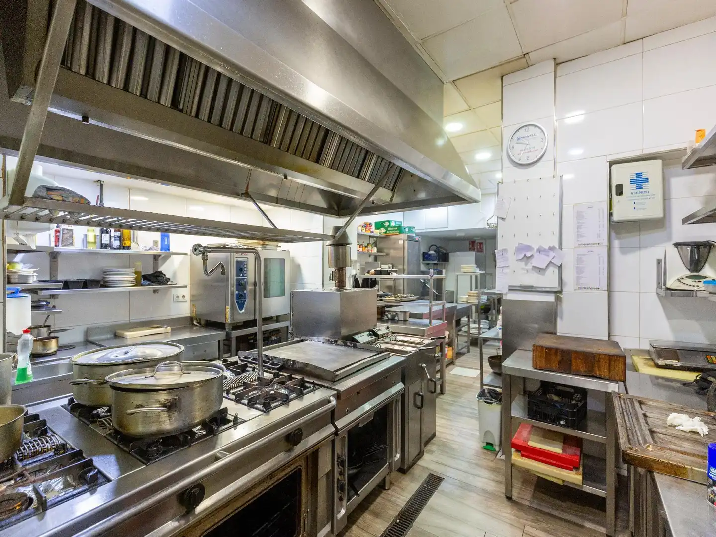 Cocina de Local en venta en Madrid
