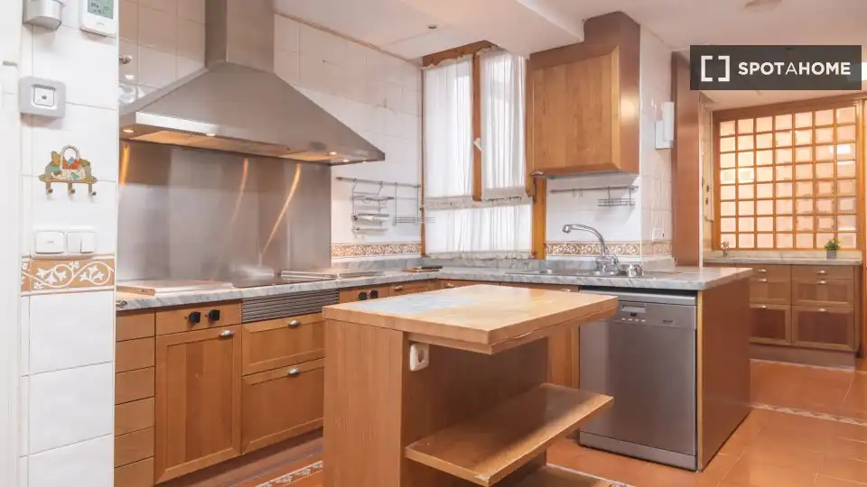 Kitchen of Flat for rent in Madrid  with Air Conditioner, Heating and Furnished