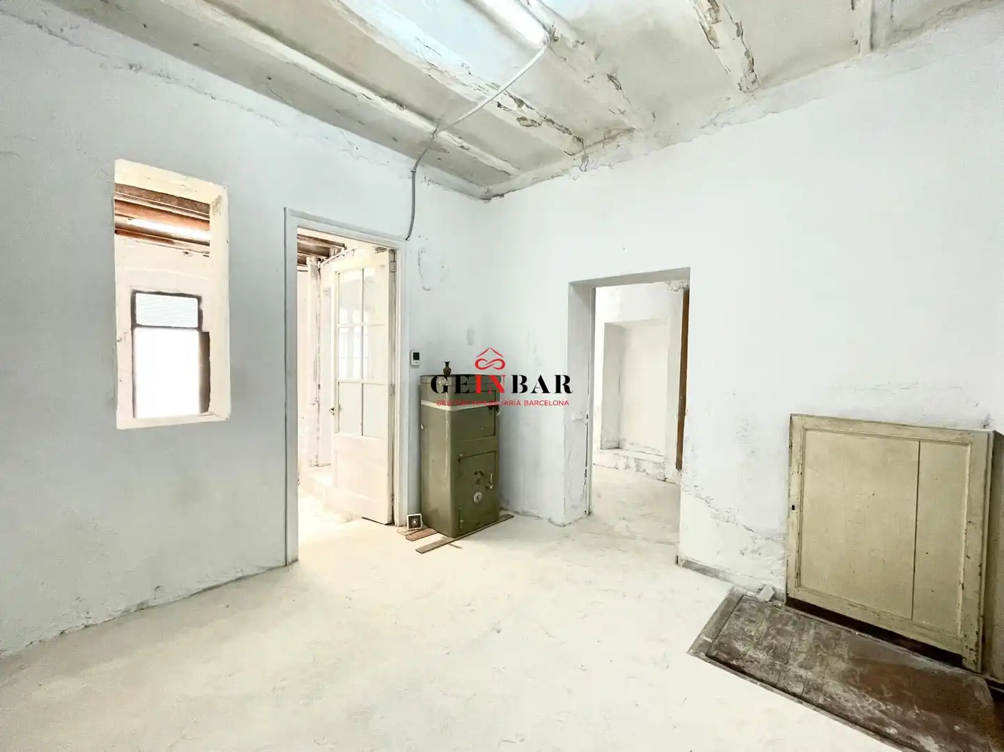 Planta baja en venta en Barcelona con Trastero y Alarma