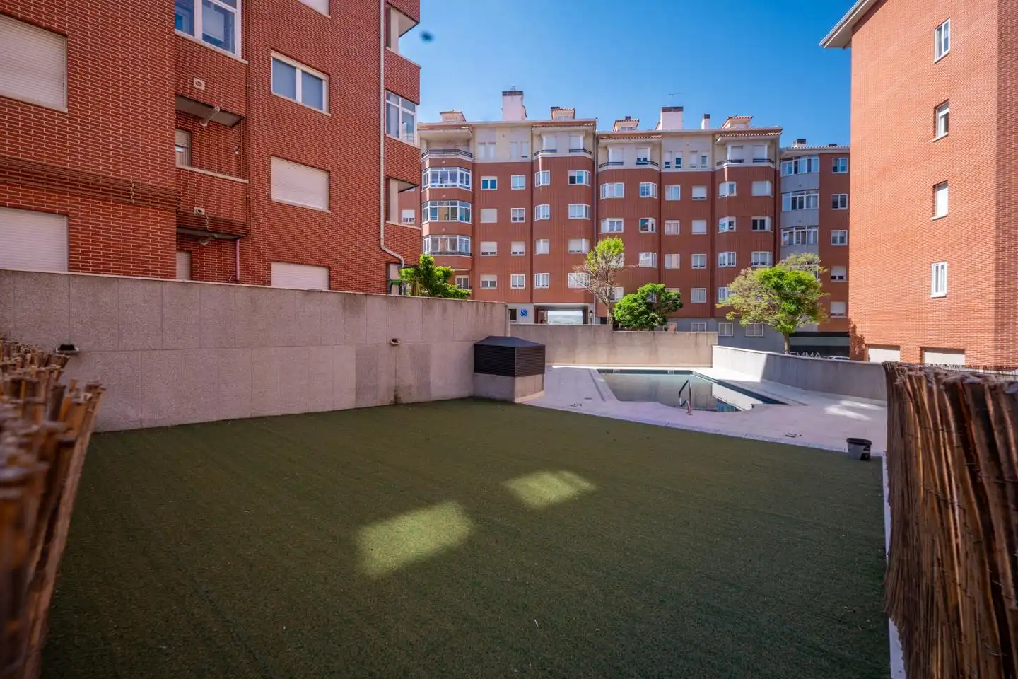 Piscina de Piso en venta en Ávila con Calefacción, Parquet y Terraza