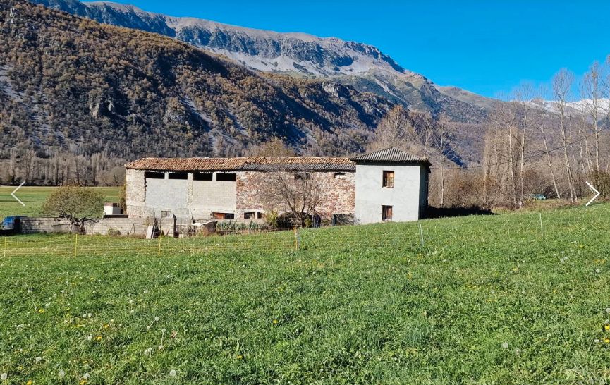 Vista exterior de Casa o xalet en venda en Benasque amb Jardí privat