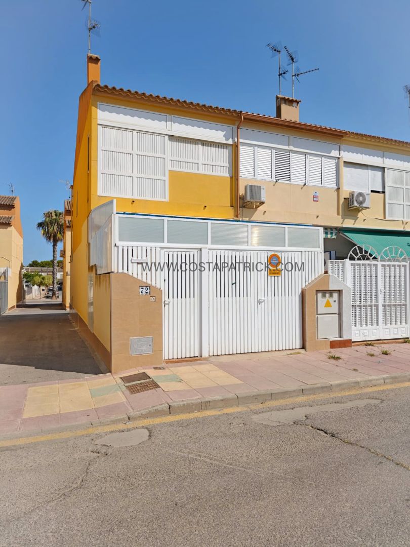 Exterior view of House or chalet for sale in Los Alcázares  with Heating, Furnished and Oven