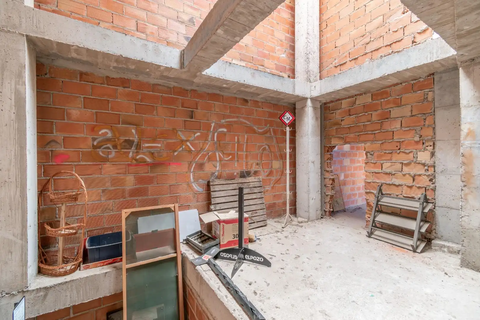 Buildings for sale in La Peza