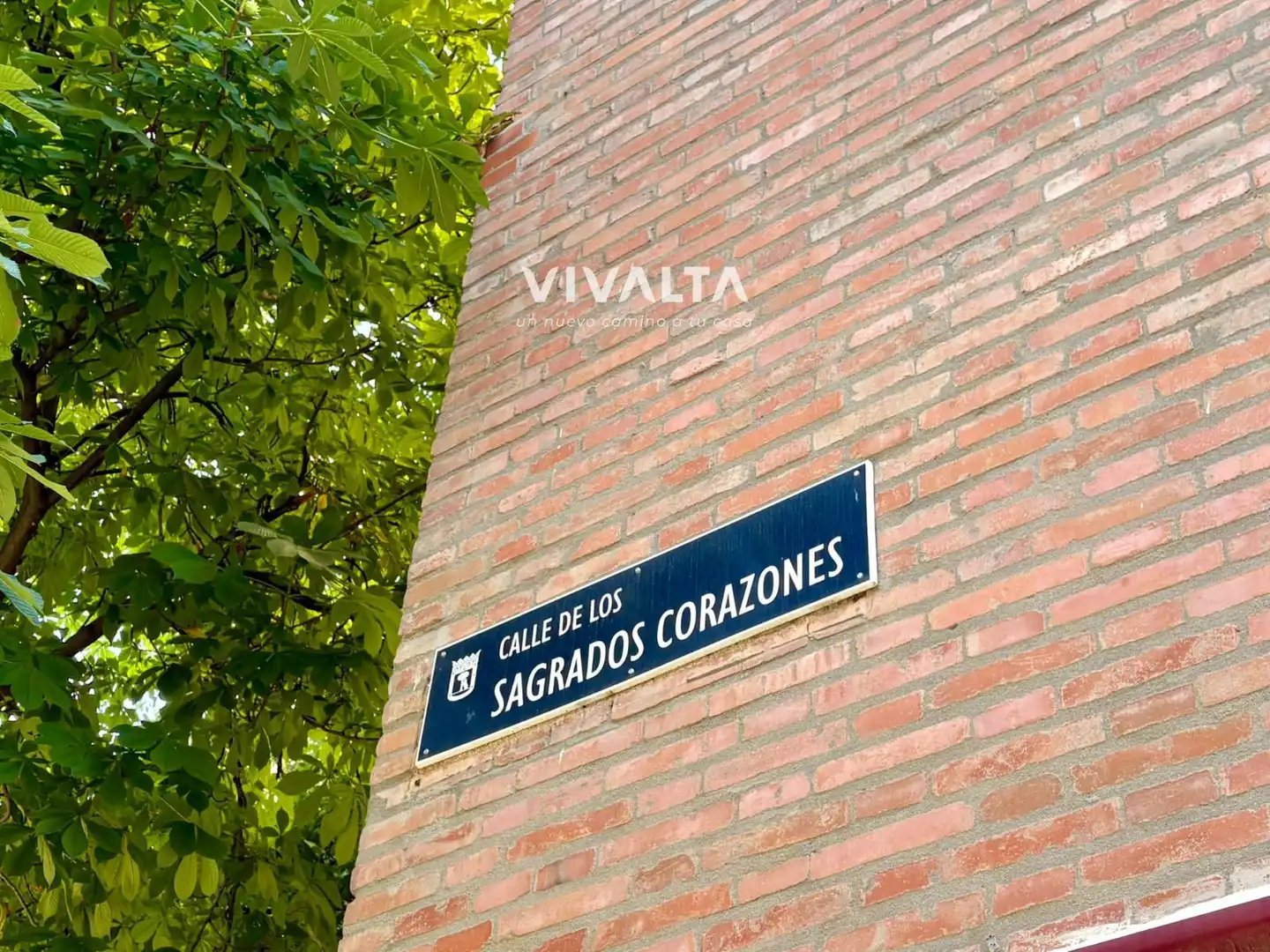 Vista exterior de Pis en venda en Madrid amb Calefacció