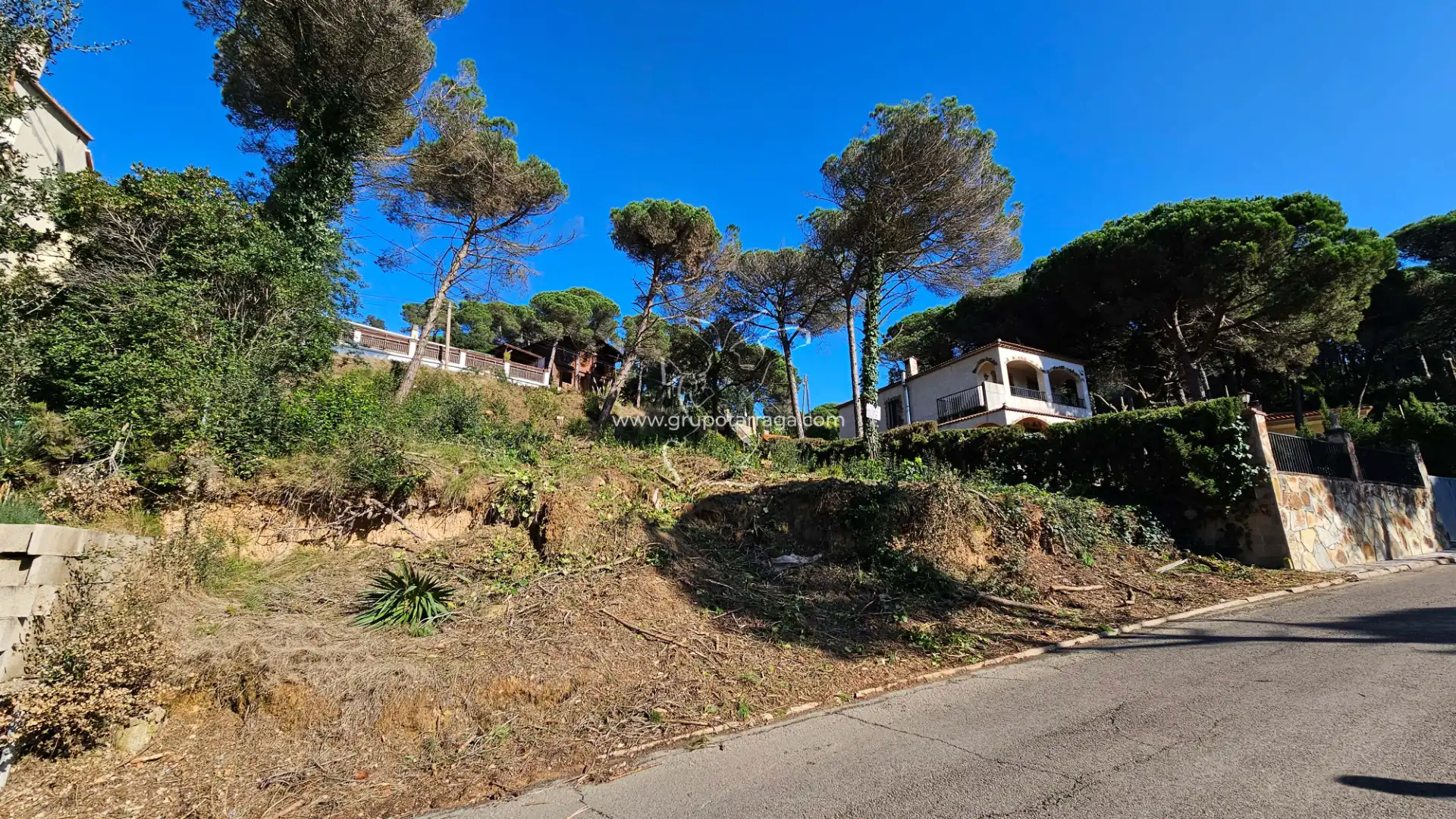 Terreny residencial en venda a Carrer Alzina 72