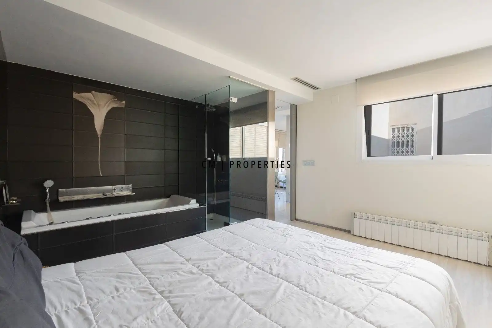 Schlafzimmer von Dachboden zur Miete in Valencia mit Klimaanlage, Heizung und Parkett