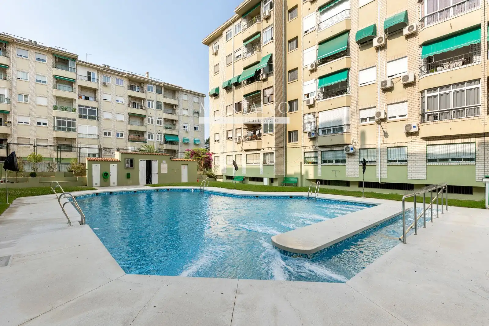 Schwimmbecken von Wohnung zur Miete in Granada mit Klimaanlage, Schwimmbad und Möbliert