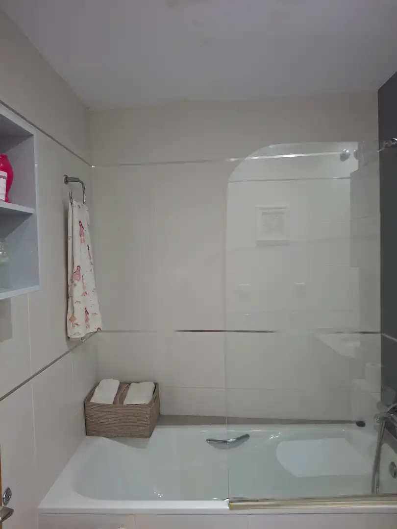 Baño de Piso en venta en Ceuta con Amueblado, Horno y Lavadora