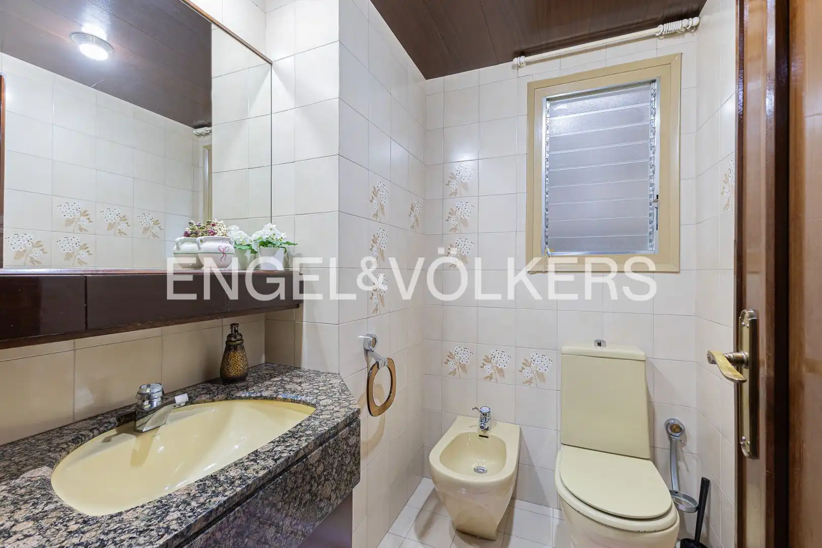 Baño de Casa o chalet en venta en Sant Just Desvern con Aire acondicionado, Calefacción y Jardín privado