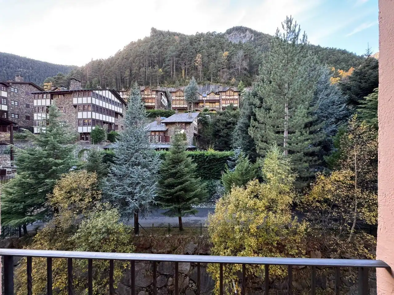 Vista exterior de Apartamento en venta en La Massana con Parquet, Amueblado y Balcón