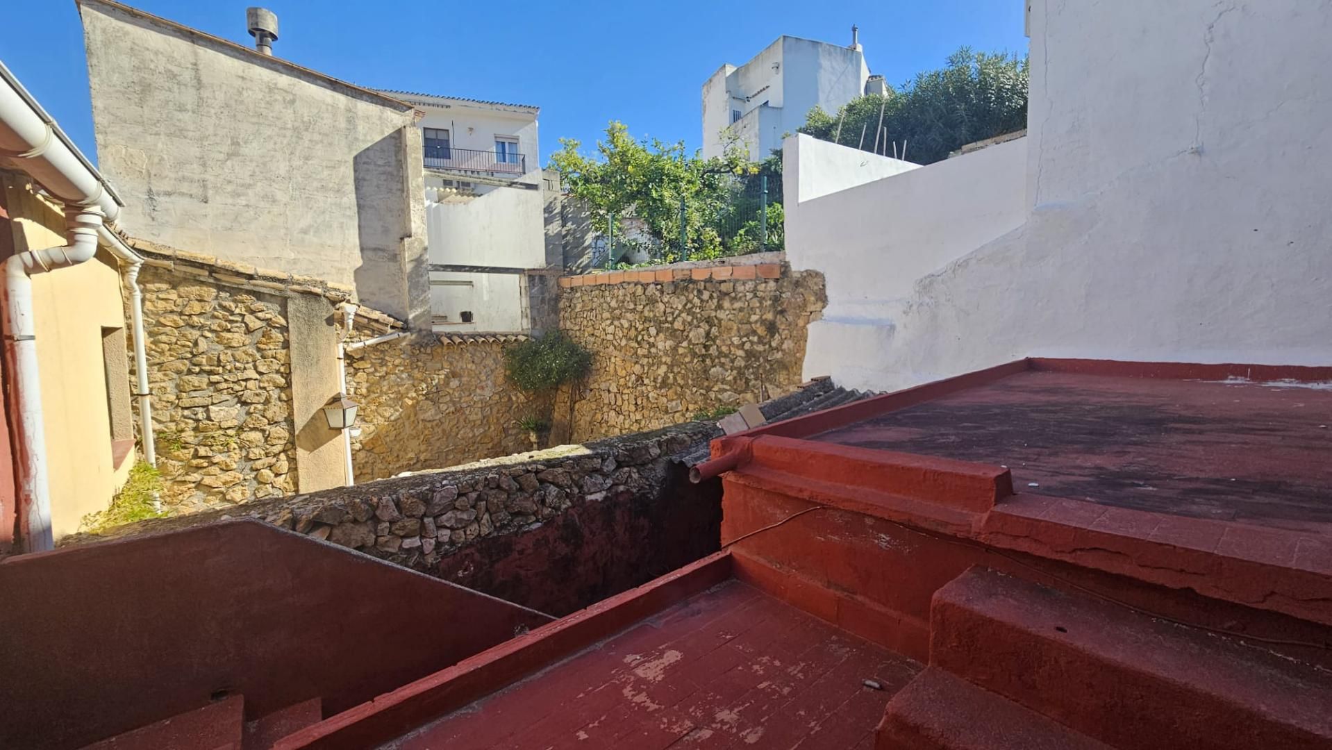 Vista exterior de Casa adosada en venda en Benidoleig amb Terrassa