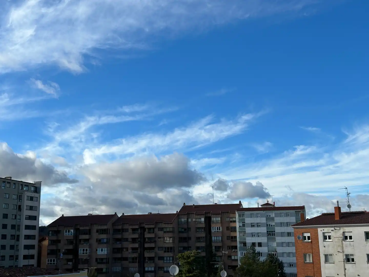Vista exterior de Pis en venda en Burgos amb Calefacció, Parquet i Moblat