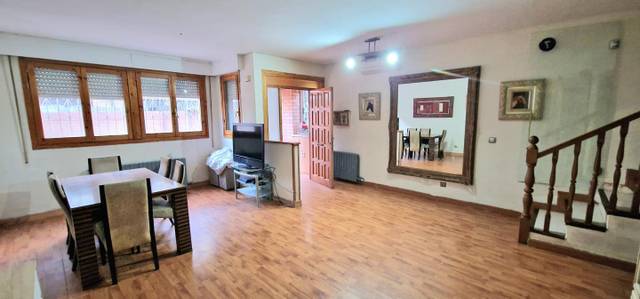 Casa adosada en Venta en Del Sauce en Santa Isabel