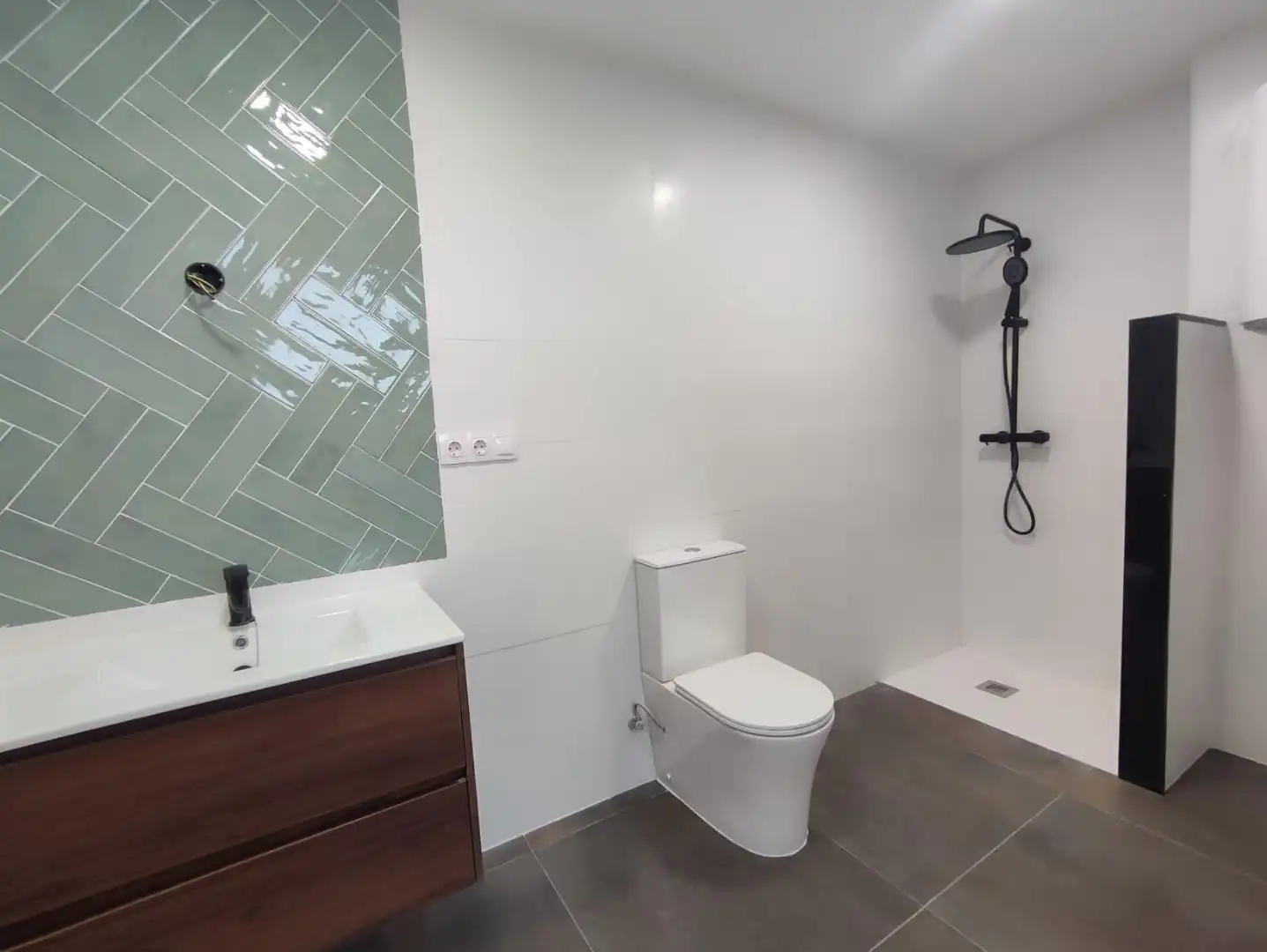 Badezimmer von Geschaftsraum zur Miete in Valencia