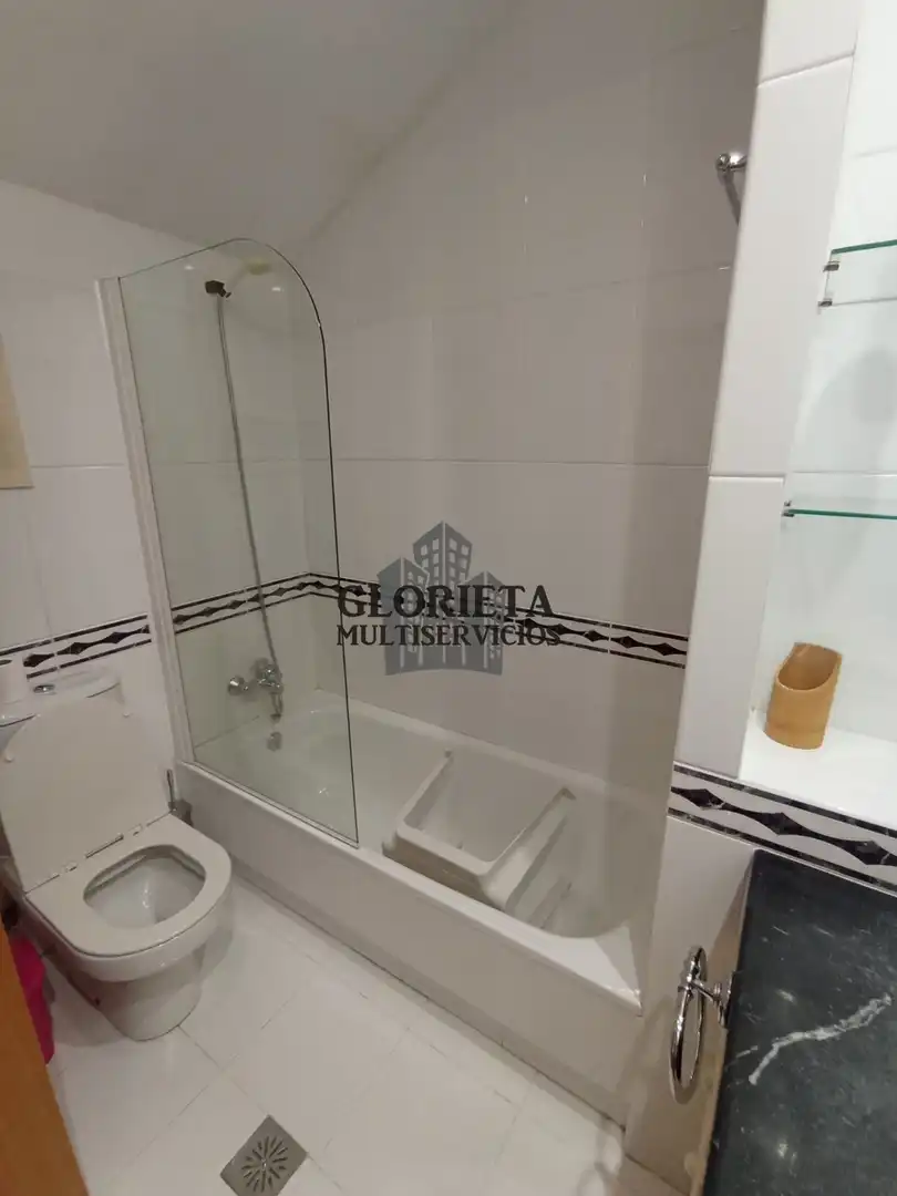 Baño de Casa adosada en venta en Baiona con Calefacción, Parquet y Terraza