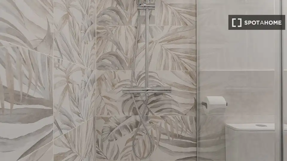 Bathroom of Flat for rent in L'Hospitalet de Llobregat  with Air Conditioner, Heating and Furnished