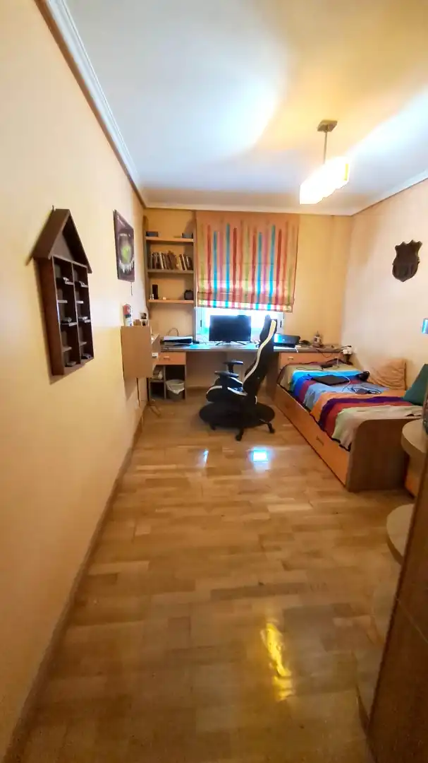 Schlafzimmer von Wohnung zum Verkauf in Cuéllar mit Heizung, Parkett und Abstellraum