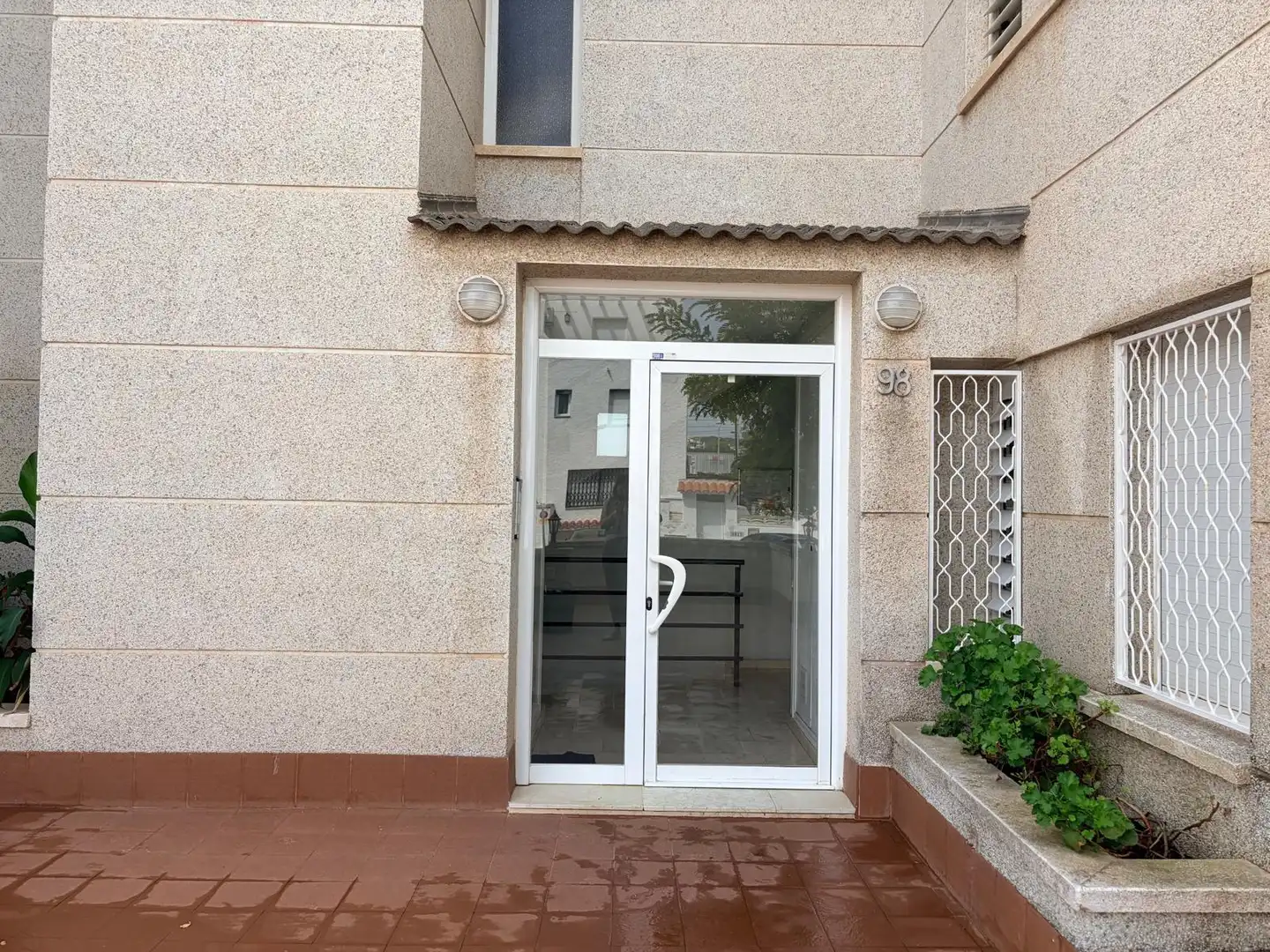 Planta baixa en venda en Cunit amb Piscina comunitària