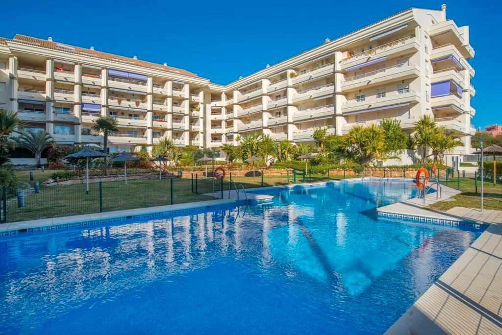 Piscina de Apartament de lloguer en Marbella amb Aire condicionat, Moblat i Forn