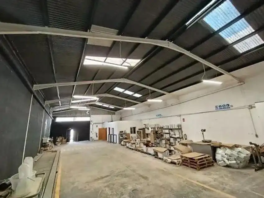 Außenansicht von Fabrikhallen zum Verkauf in Aldaia, Valencia