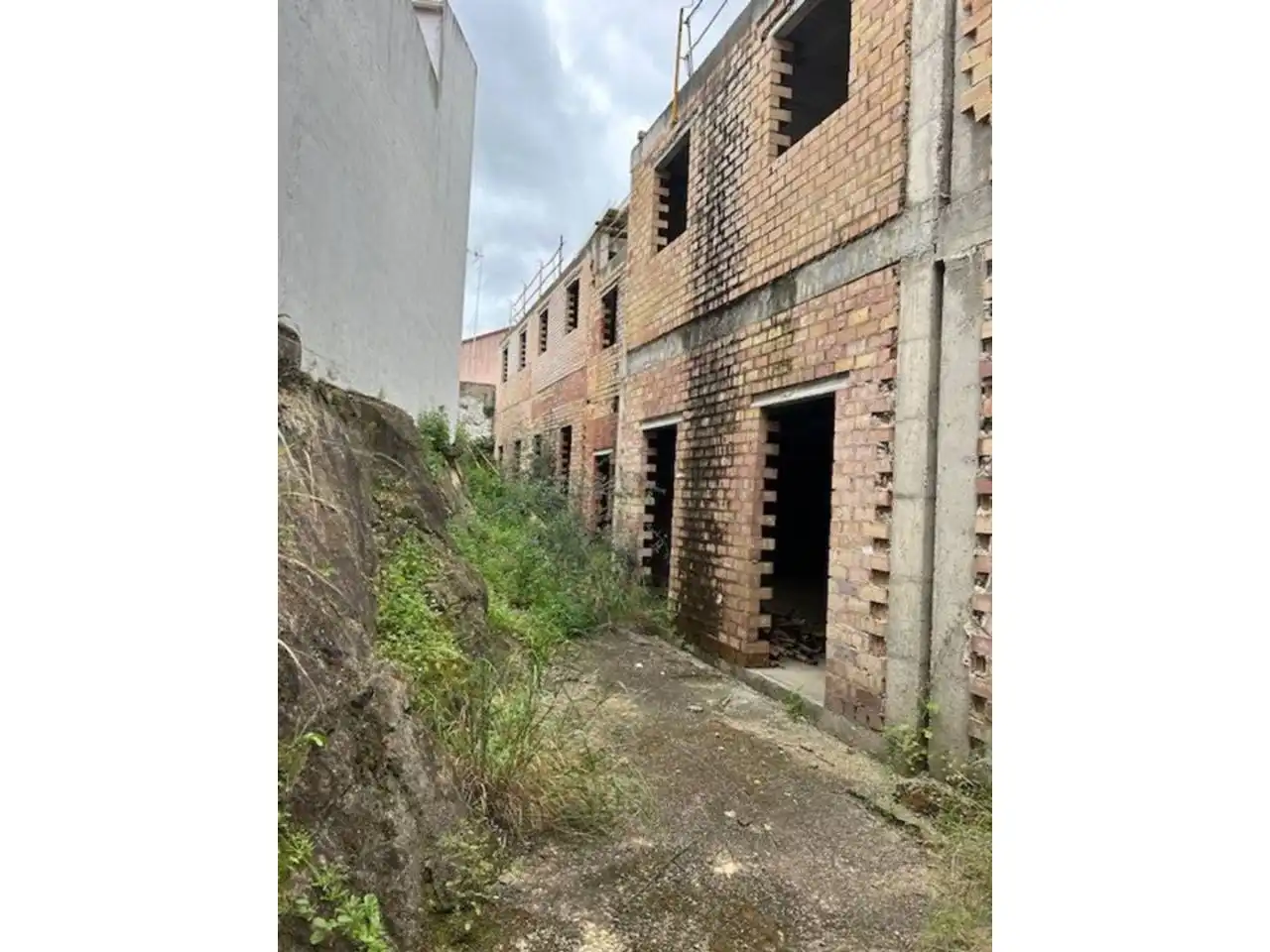 Vista exterior de Edifici en venda en Aznalcóllar