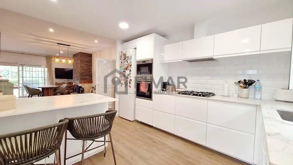 Cocina de Casa o chalet en venta en Vilassar de Dalt con Aire acondicionado, Calefacción y Jardín privado