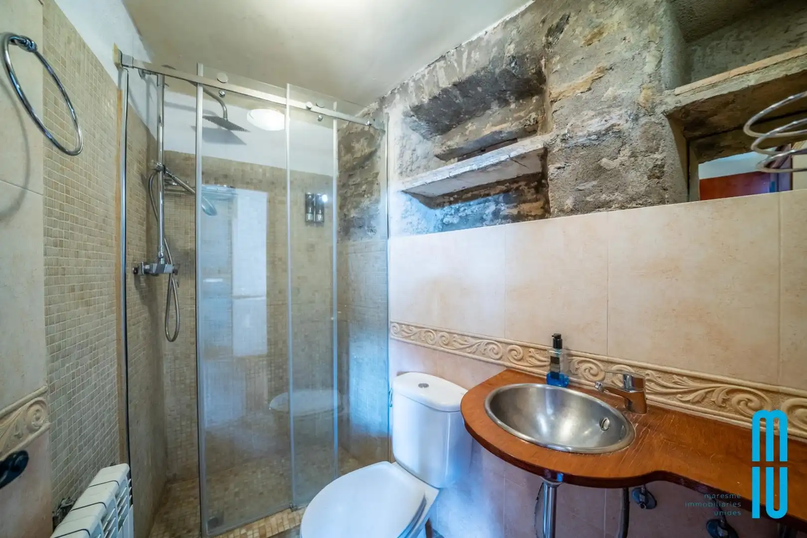 Baño de Finca rústica en venta en Pineda de Mar con Calefacción, Jardín privado y Terraza